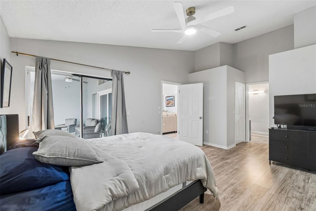 For Sale: $320,000 (2 beds, 2 baths, 1520 Square Feet)