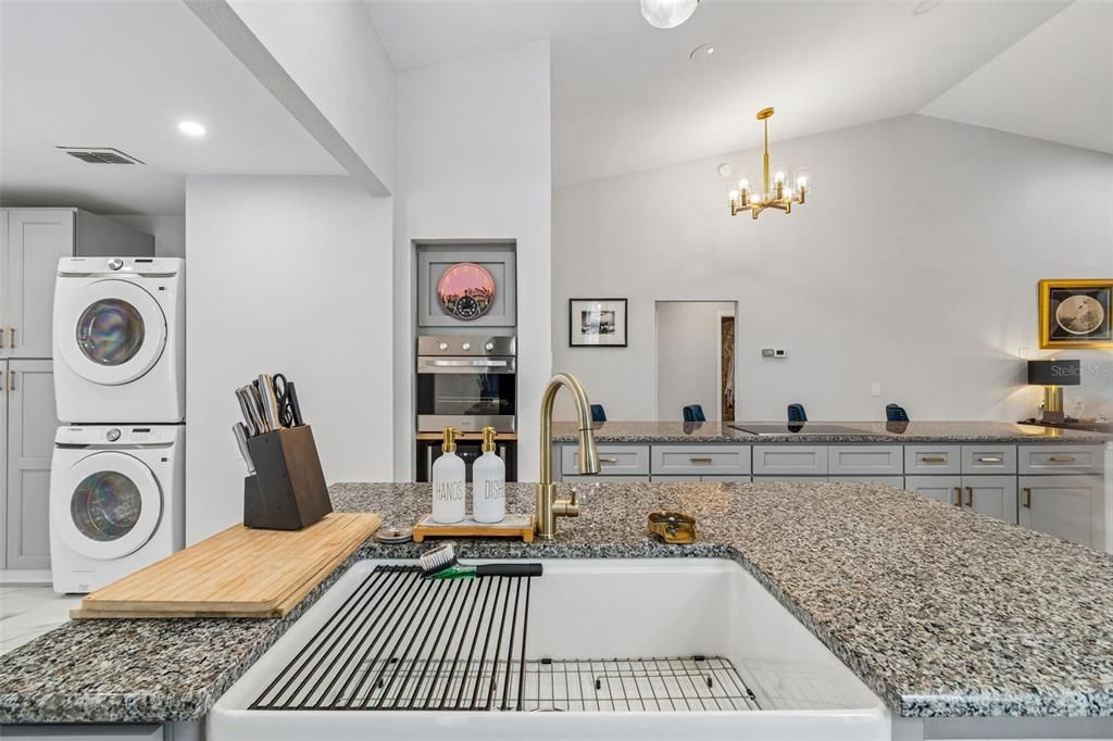For Sale: $320,000 (2 beds, 2 baths, 1520 Square Feet)