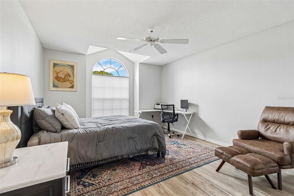 For Sale: $320,000 (2 beds, 2 baths, 1520 Square Feet)