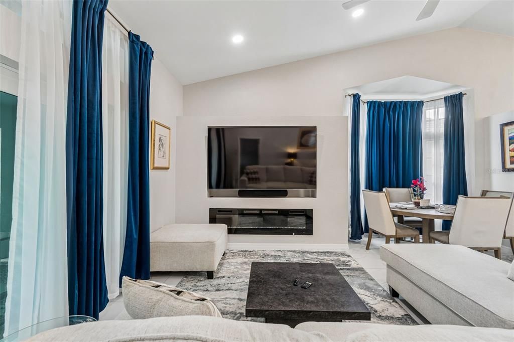 For Sale: $320,000 (2 beds, 2 baths, 1520 Square Feet)