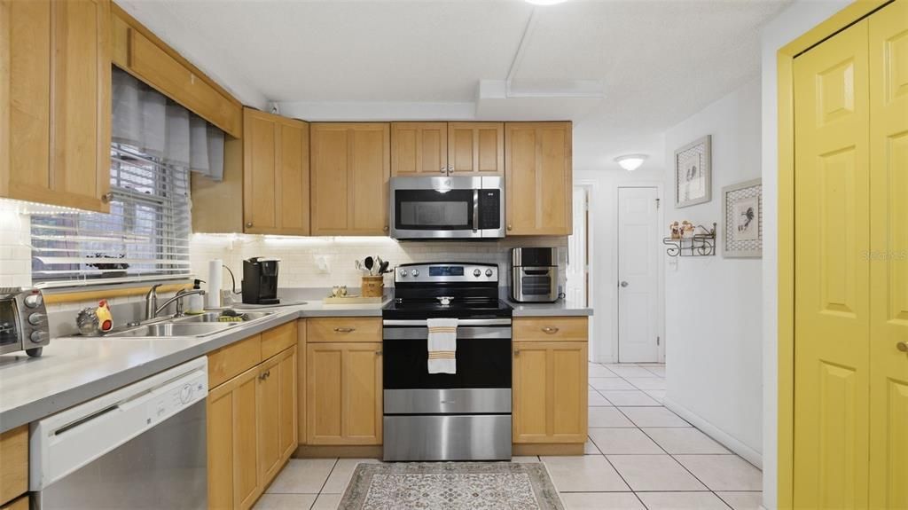 En Venta: $199,900 (2 camas, 1 baños, 864 Pies cuadrados)