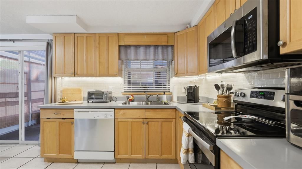 En Venta: $199,900 (2 camas, 1 baños, 864 Pies cuadrados)