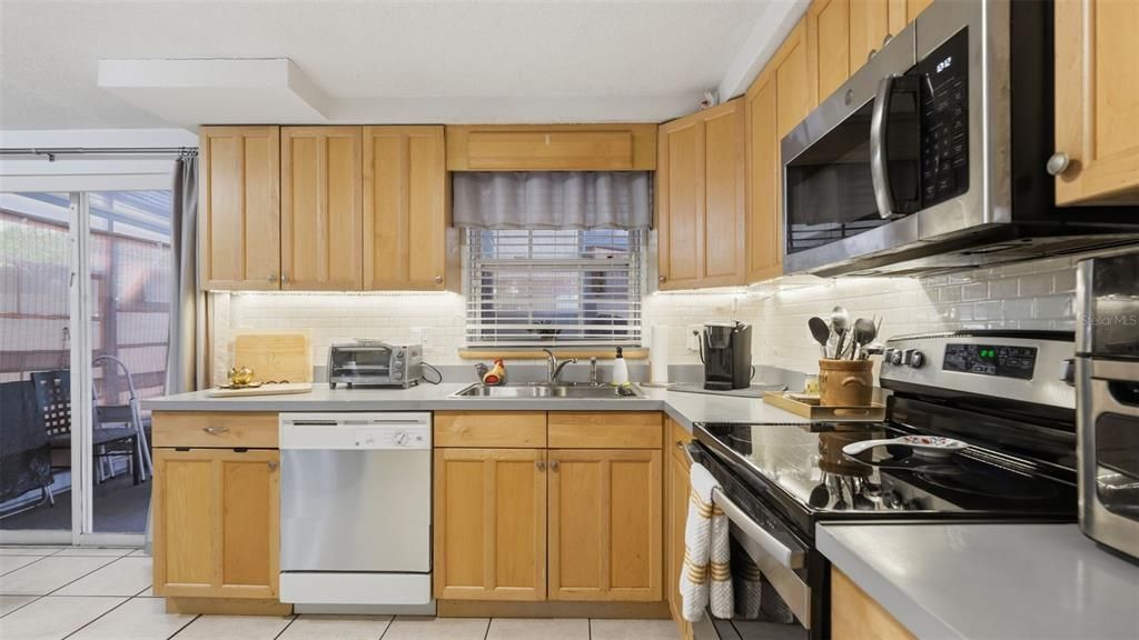 En Venta: $199,900 (2 camas, 1 baños, 864 Pies cuadrados)