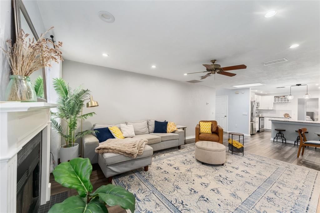 En Venta: $445,000 (4 camas, 2 baños, 2122 Pies cuadrados)