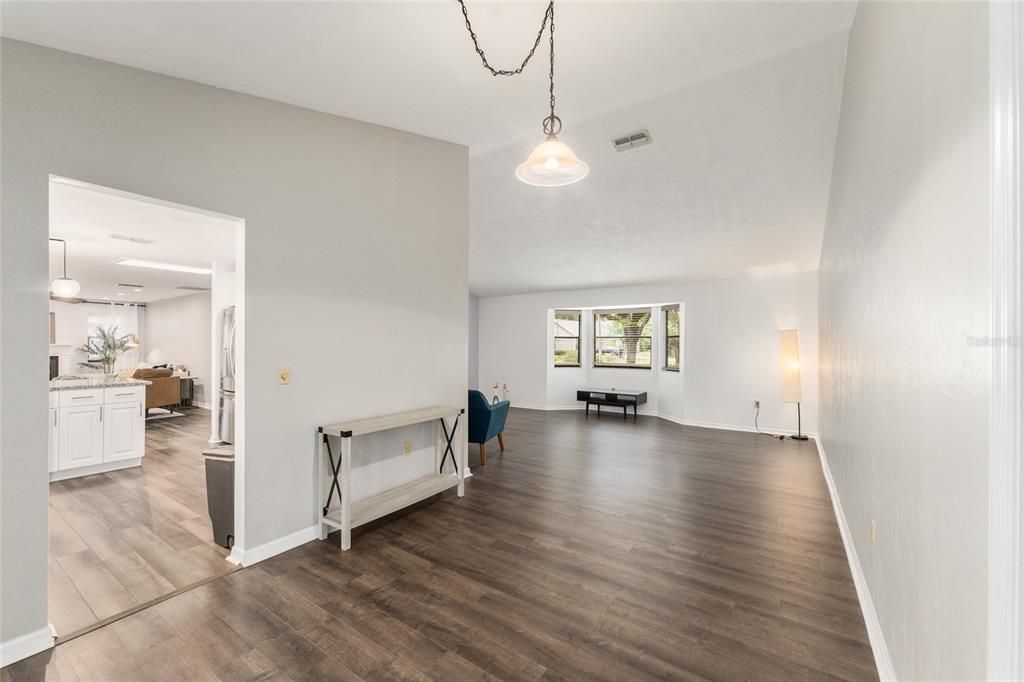 En Venta: $445,000 (4 camas, 2 baños, 2122 Pies cuadrados)