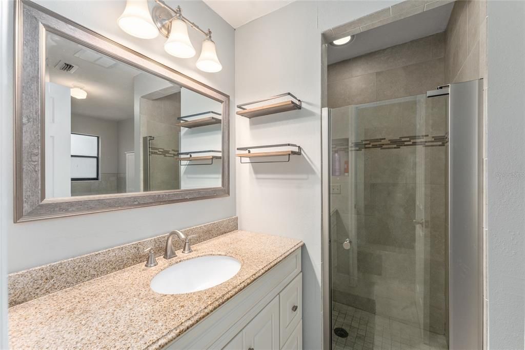 En Venta: $445,000 (4 camas, 2 baños, 2122 Pies cuadrados)