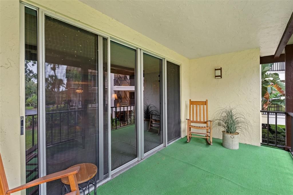 En Venta: $230,000 (2 camas, 2 baños, 1380 Pies cuadrados)