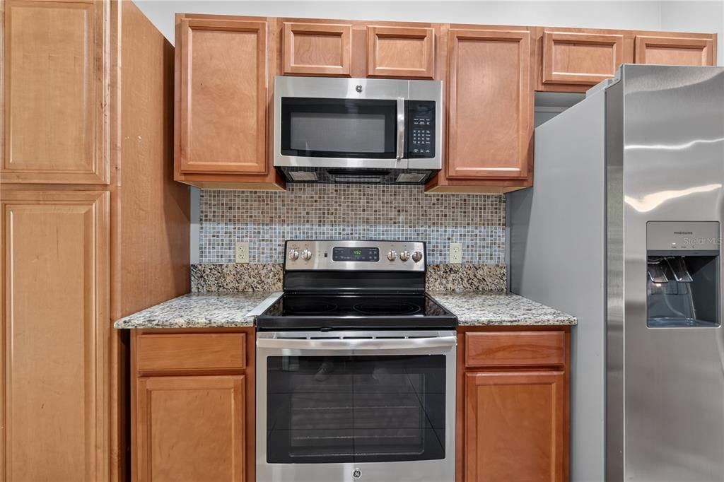 Activo con contrato: $350,000 (3 camas, 2 baños, 1280 Pies cuadrados)