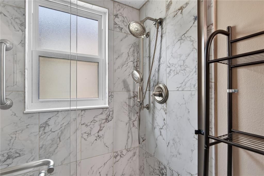 Activo con contrato: $350,000 (3 camas, 2 baños, 1280 Pies cuadrados)