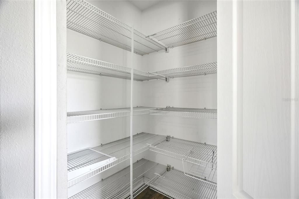 En Venta: $409,000 (6 camas, 3 baños, 3023 Pies cuadrados)