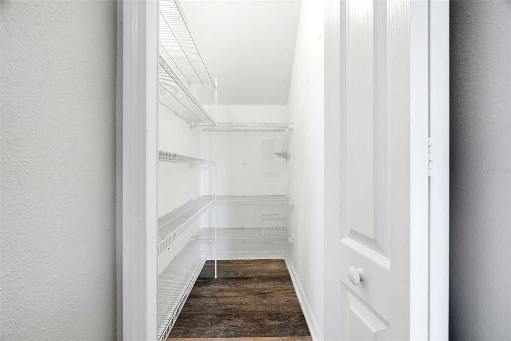 En Venta: $409,000 (6 camas, 3 baños, 3023 Pies cuadrados)