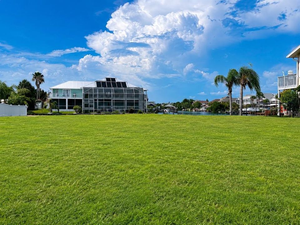 На продажу: $99,900 (0.22 acres)