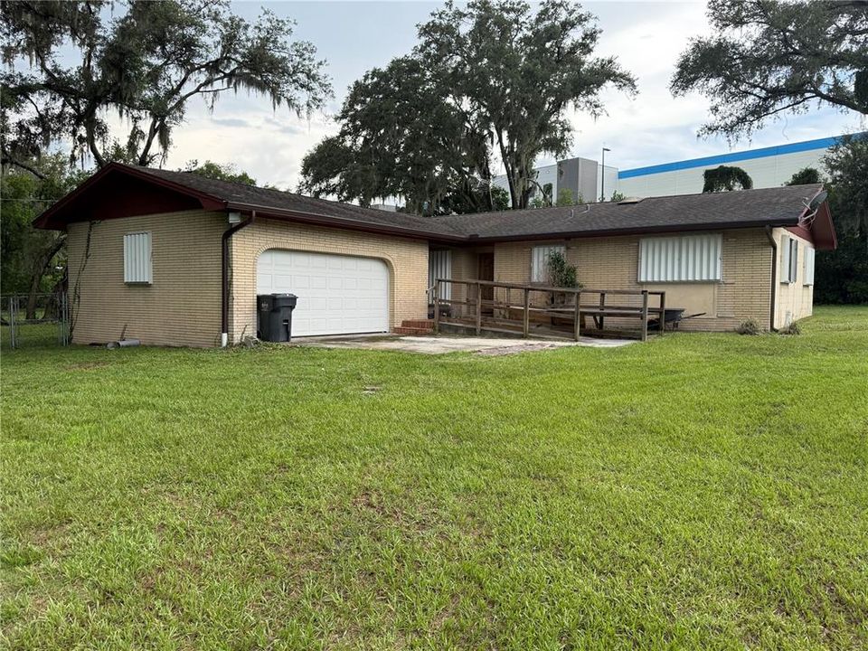 For Sale: $395,000 (3 beds, 2 baths, 1636 Square Feet)
