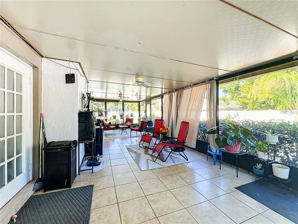 Activo con contrato: $395,000 (3 camas, 2 baños, 1463 Pies cuadrados)