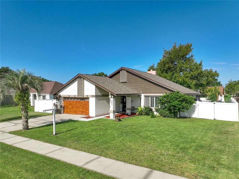 Activo con contrato: $395,000 (3 camas, 2 baños, 1463 Pies cuadrados)