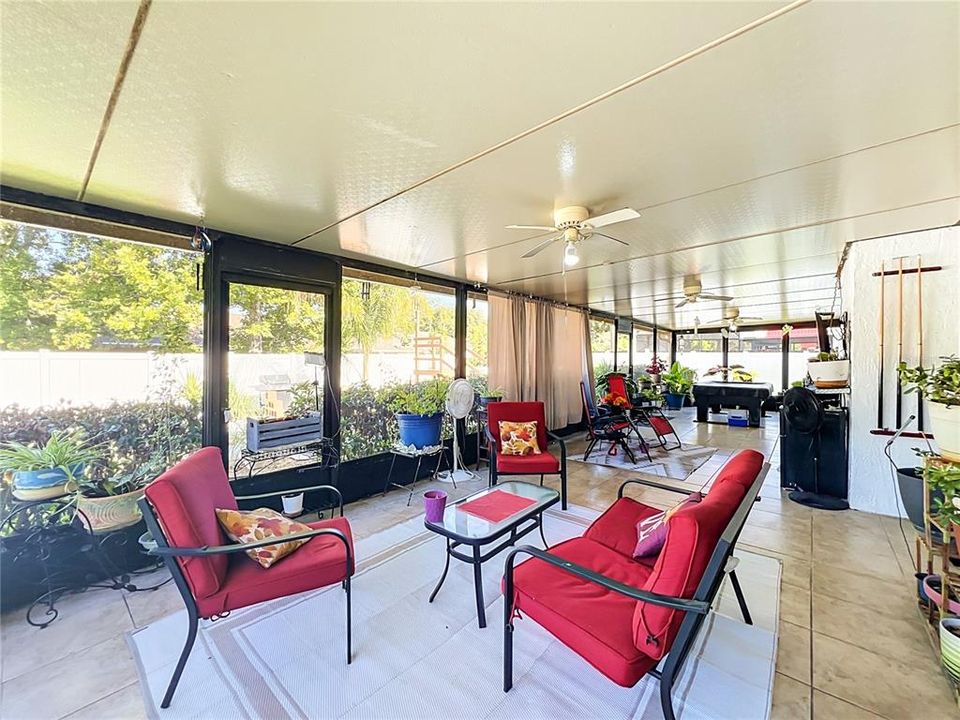 Activo con contrato: $395,000 (3 camas, 2 baños, 1463 Pies cuadrados)