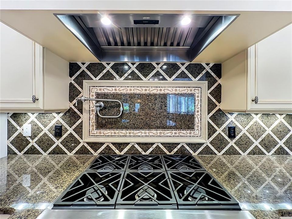 En Venta: $2,425,000 (5 camas, 4 baños, 5660 Pies cuadrados)