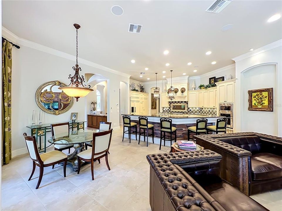 En Venta: $2,425,000 (5 camas, 4 baños, 5660 Pies cuadrados)