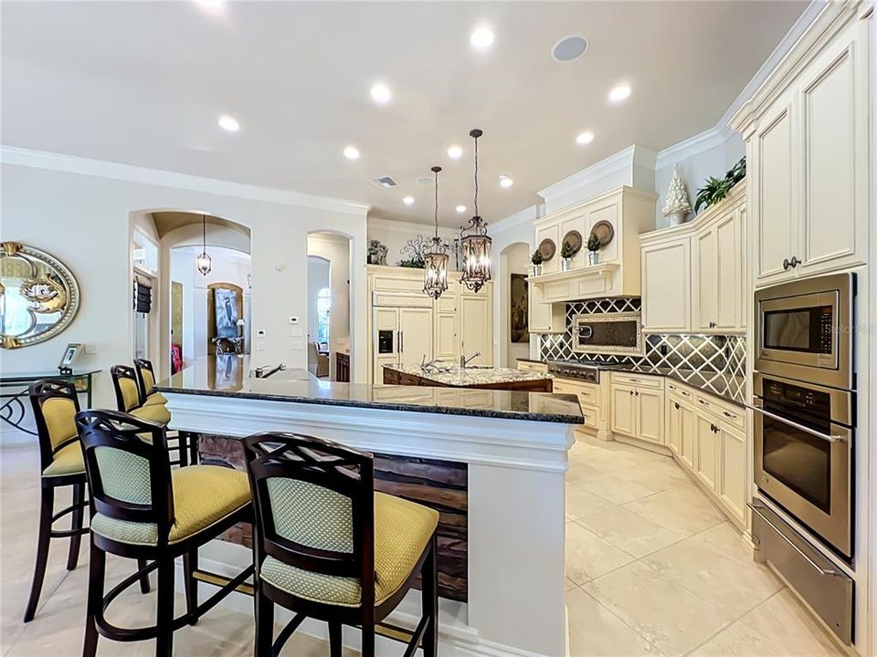 En Venta: $2,425,000 (5 camas, 4 baños, 5660 Pies cuadrados)