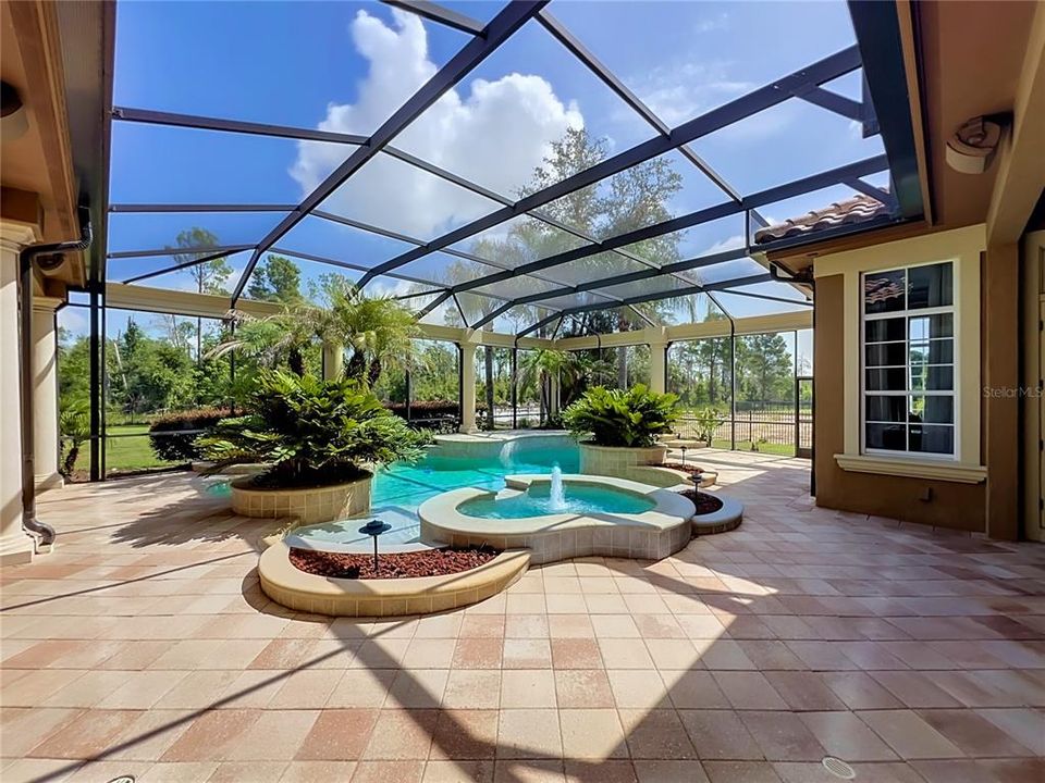 En Venta: $2,425,000 (5 camas, 4 baños, 5660 Pies cuadrados)