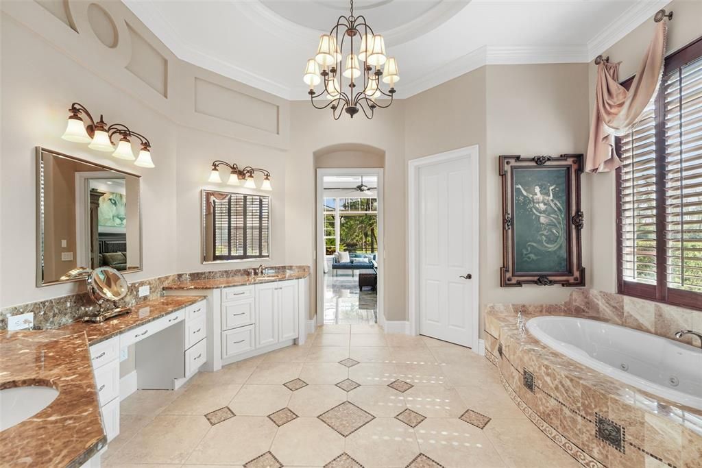 En Venta: $2,425,000 (5 camas, 4 baños, 5660 Pies cuadrados)