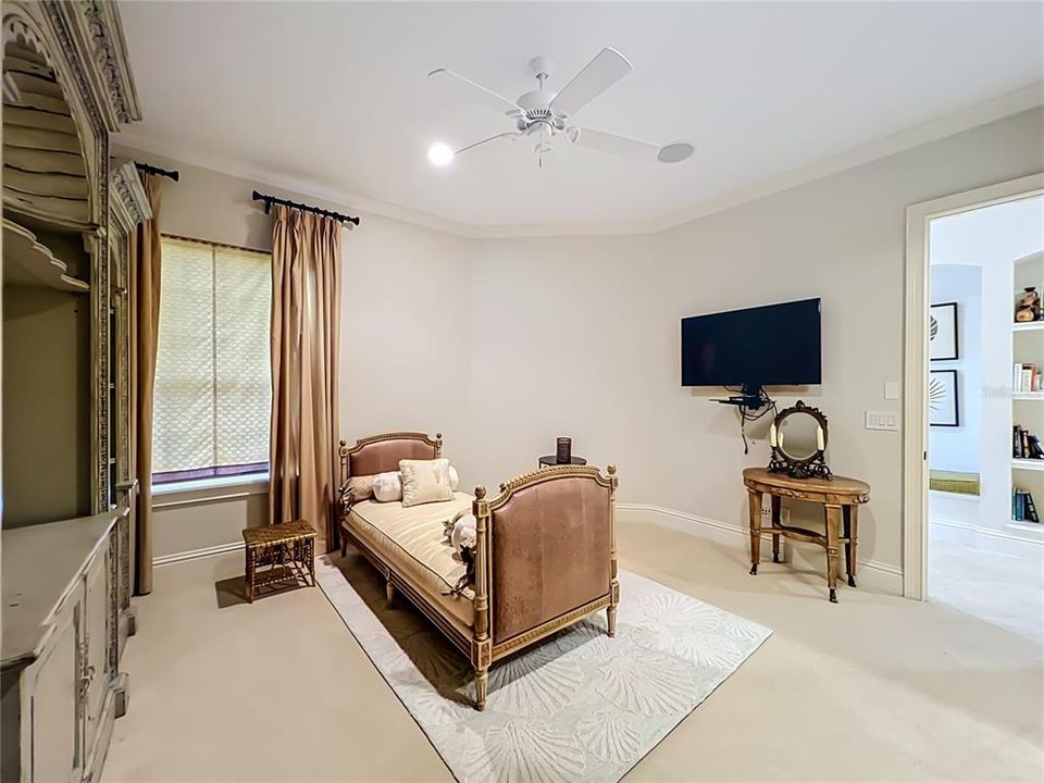 En Venta: $2,425,000 (5 camas, 4 baños, 5660 Pies cuadrados)