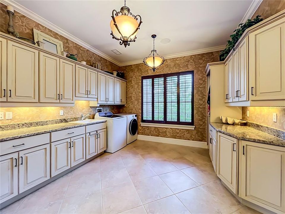 En Venta: $2,425,000 (5 camas, 4 baños, 5660 Pies cuadrados)