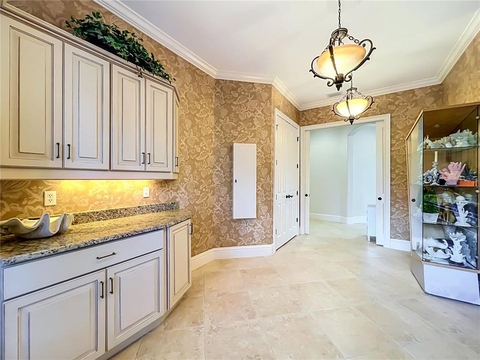 En Venta: $2,425,000 (5 camas, 4 baños, 5660 Pies cuadrados)