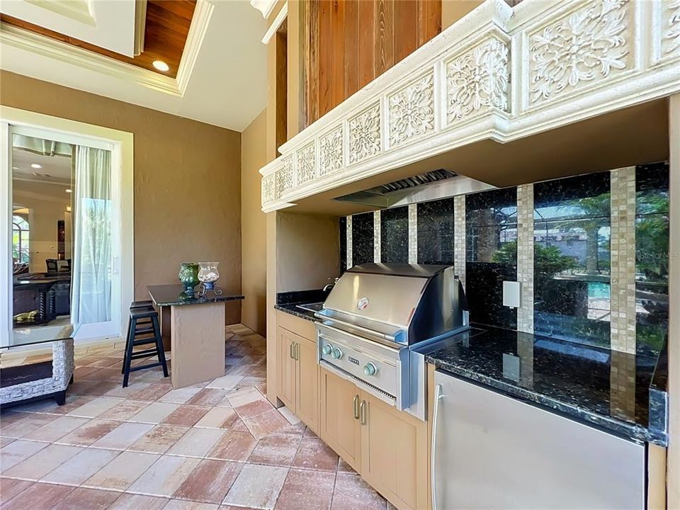 En Venta: $2,425,000 (5 camas, 4 baños, 5660 Pies cuadrados)