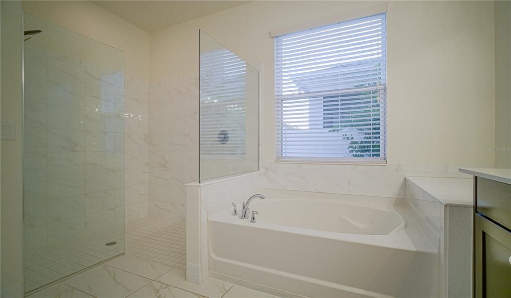For Rent: $3,900 (4 beds, 2 baths, 2170 Square Feet)