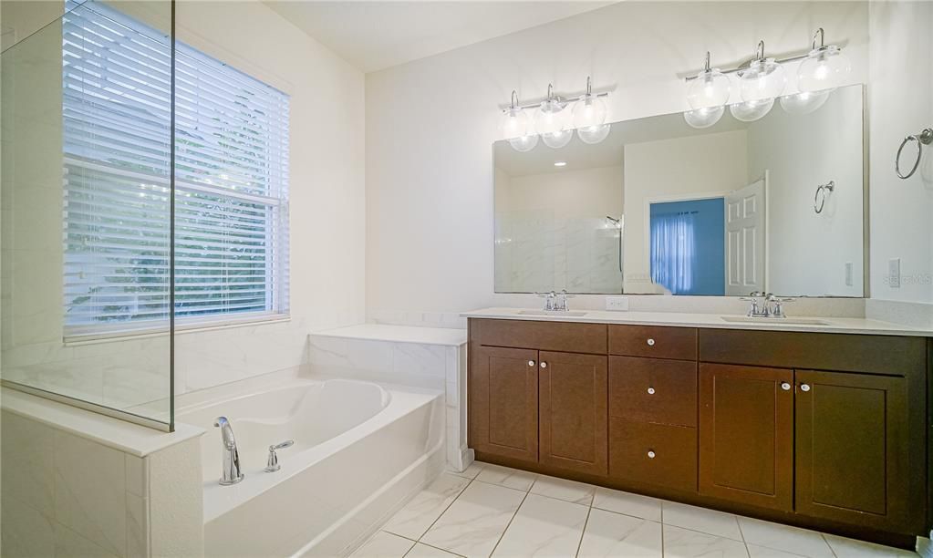 For Rent: $3,900 (4 beds, 2 baths, 2170 Square Feet)