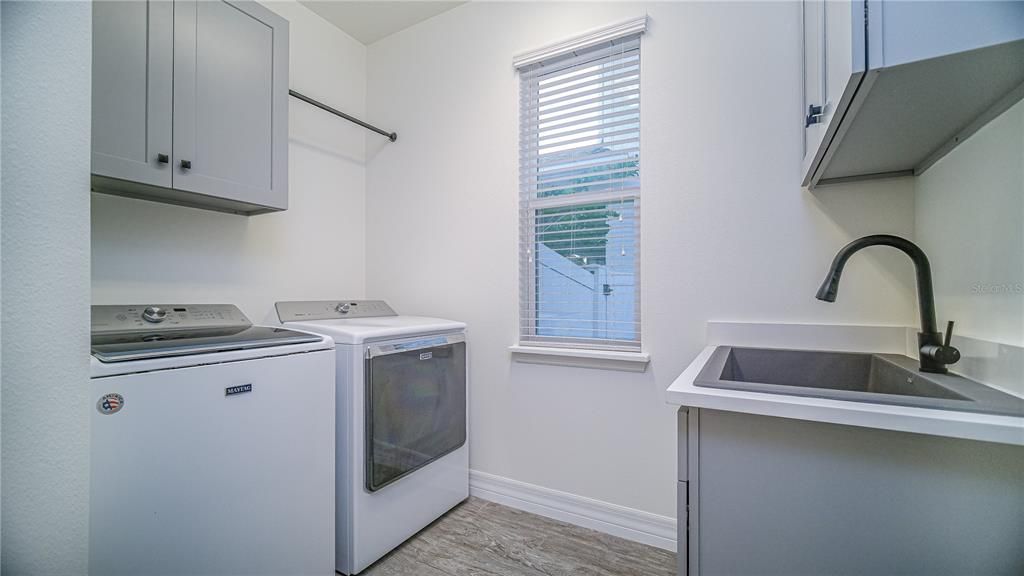 For Rent: $3,900 (4 beds, 2 baths, 2170 Square Feet)