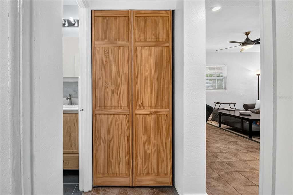 На продажу: $349,900 (3 спален, 1 ванн, 963 Квадратных фут)