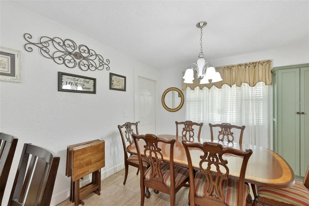 En Venta: $499,999 (3 camas, 2 baños, 1452 Pies cuadrados)