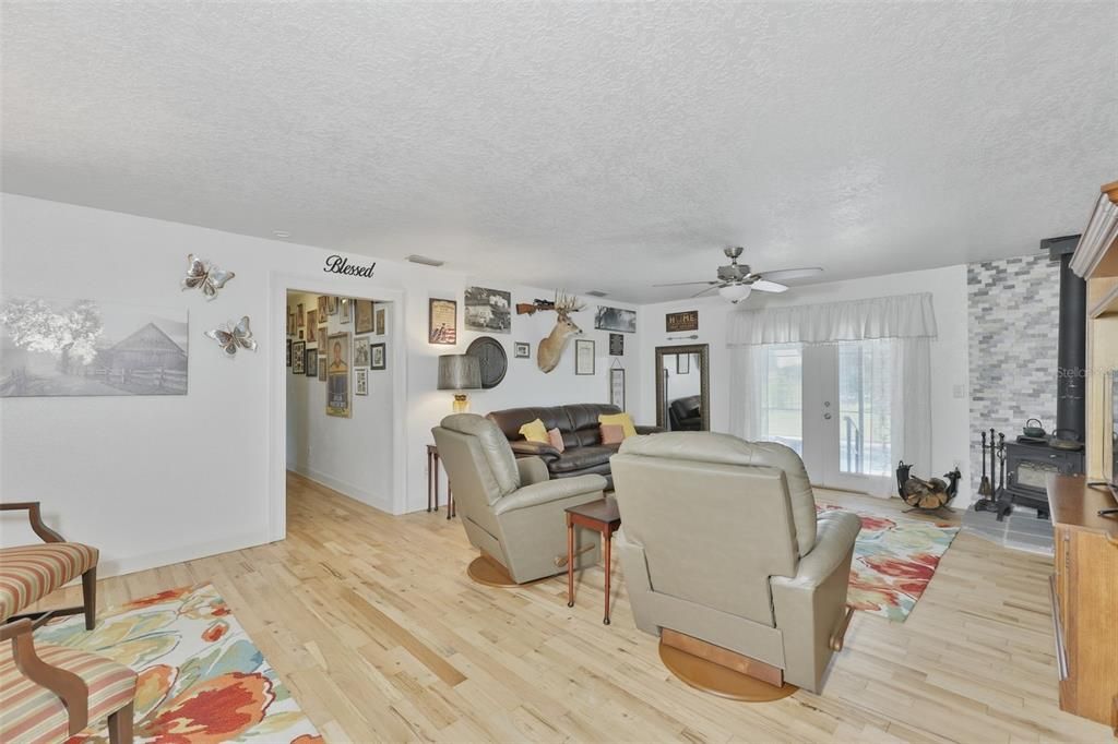 En Venta: $499,999 (3 camas, 2 baños, 1452 Pies cuadrados)