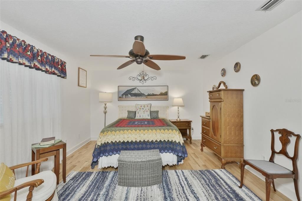 En Venta: $499,999 (3 camas, 2 baños, 1452 Pies cuadrados)