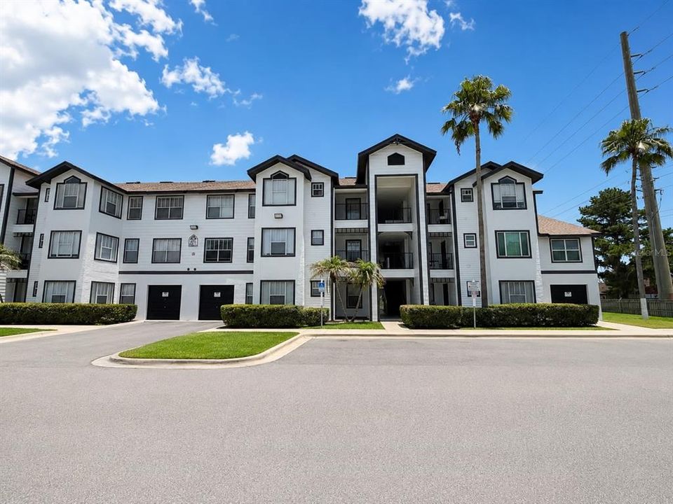 For Sale: $194,997 (2 beds, 2 baths, 1026 Square Feet)