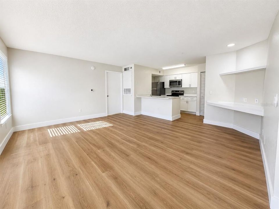 For Sale: $194,997 (2 beds, 2 baths, 1026 Square Feet)