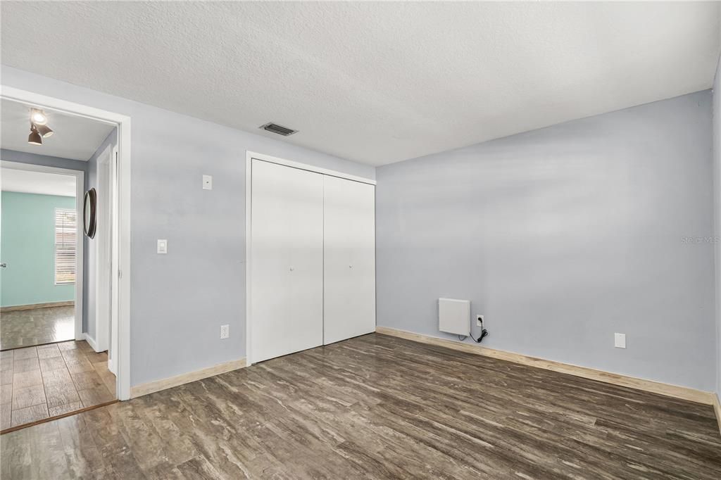 На продажу: $329,900 (3 спален, 2 ванн, 1140 Квадратных фут)
