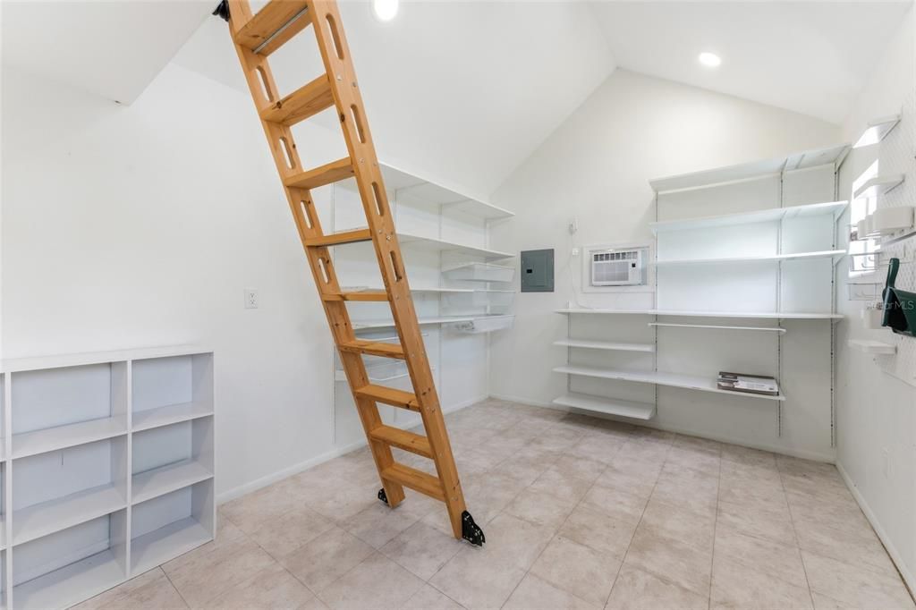 На продажу: $775,000 (3 спален, 2 ванн, 2910 Квадратных фут)