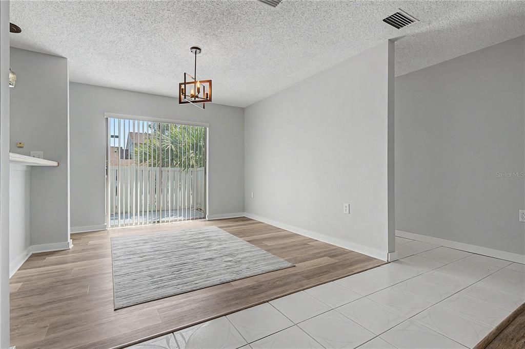 En Venta: $279,900 (2 camas, 2 baños, 1380 Pies cuadrados)