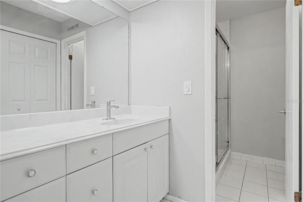 En Venta: $279,900 (2 camas, 2 baños, 1380 Pies cuadrados)
