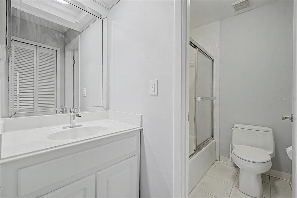 En Venta: $279,900 (2 camas, 2 baños, 1380 Pies cuadrados)