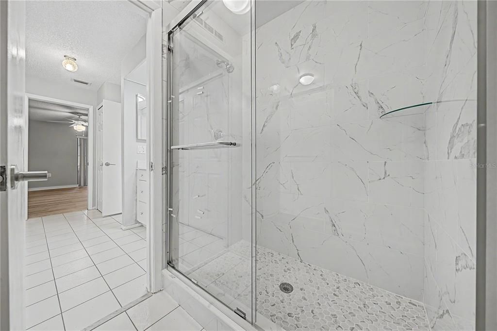 En Venta: $279,900 (2 camas, 2 baños, 1380 Pies cuadrados)