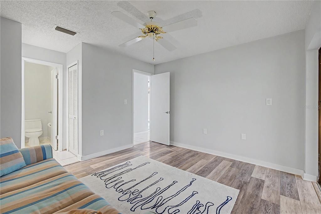 En Venta: $279,900 (2 camas, 2 baños, 1380 Pies cuadrados)