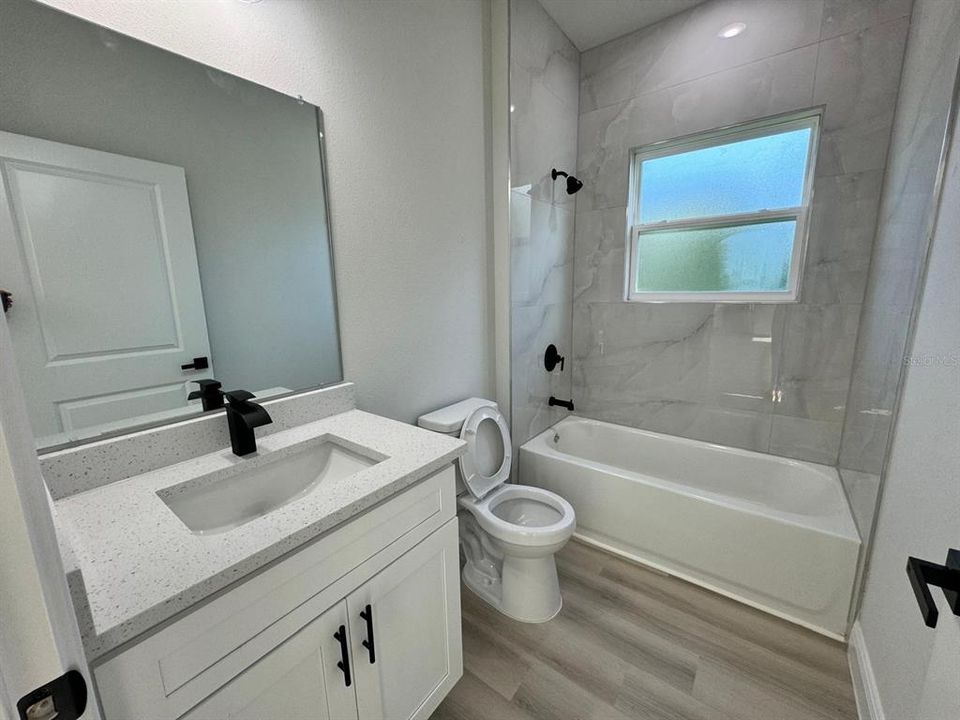 For Sale: $284,000 (4 beds, 2 baths, 1833 Square Feet)