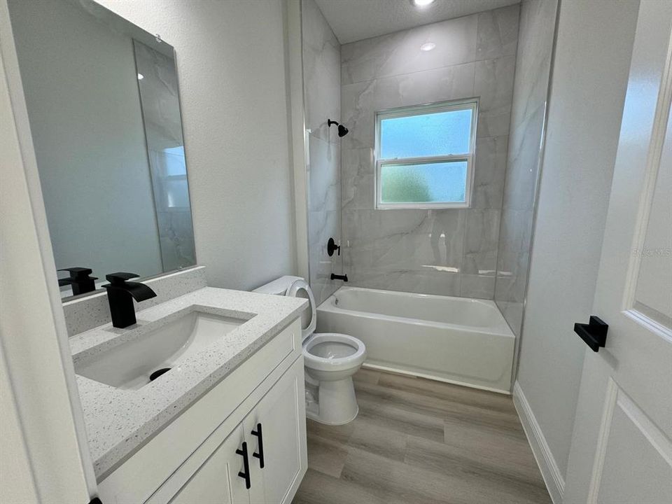 For Sale: $284,000 (4 beds, 2 baths, 1833 Square Feet)
