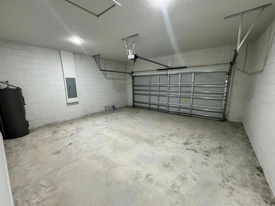 For Sale: $284,000 (4 beds, 2 baths, 1833 Square Feet)