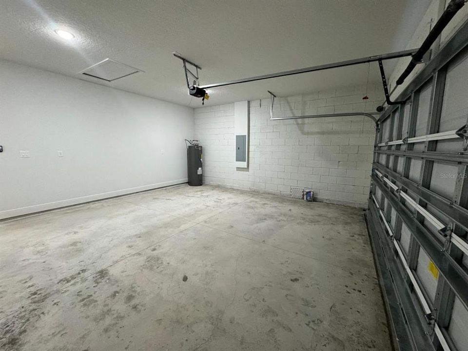 For Sale: $284,000 (4 beds, 2 baths, 1833 Square Feet)