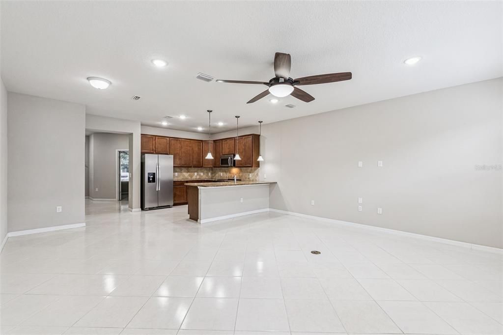 En Renta: $2,950 (4 camas, 3 baños, 1813 Pies cuadrados)